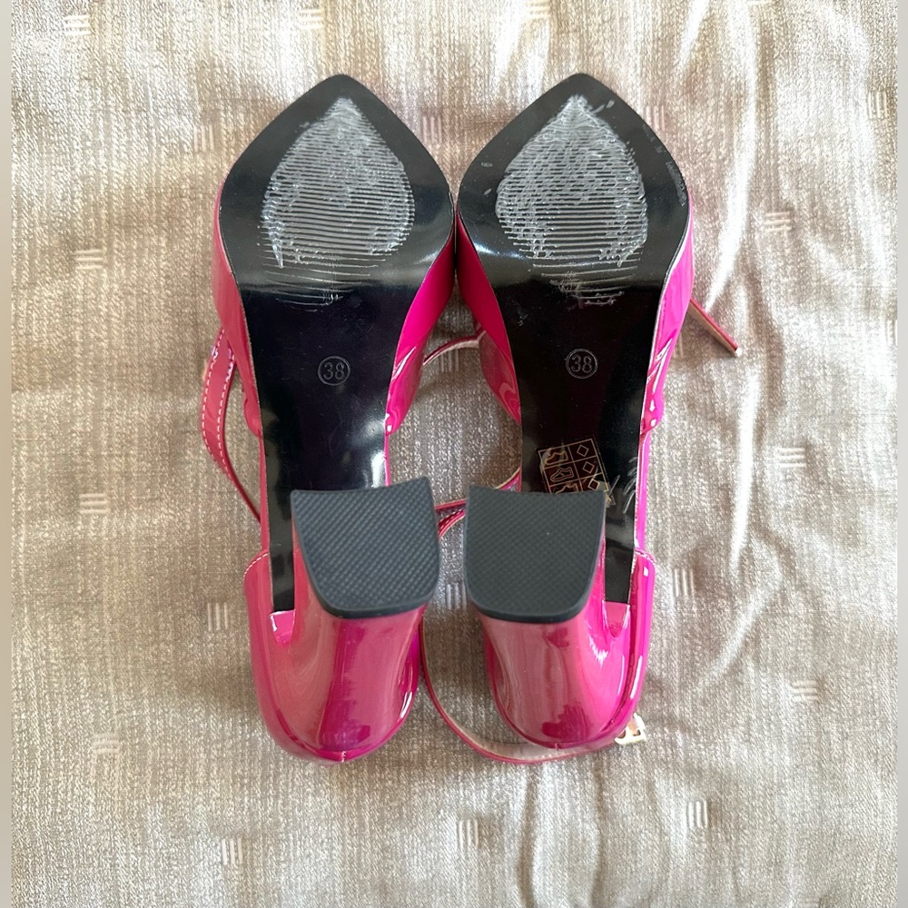 Fuscia Pink High Heels Size 6.5 Buckle Strap Pointy Toe NEW IN BOX - Picture 3 of 7